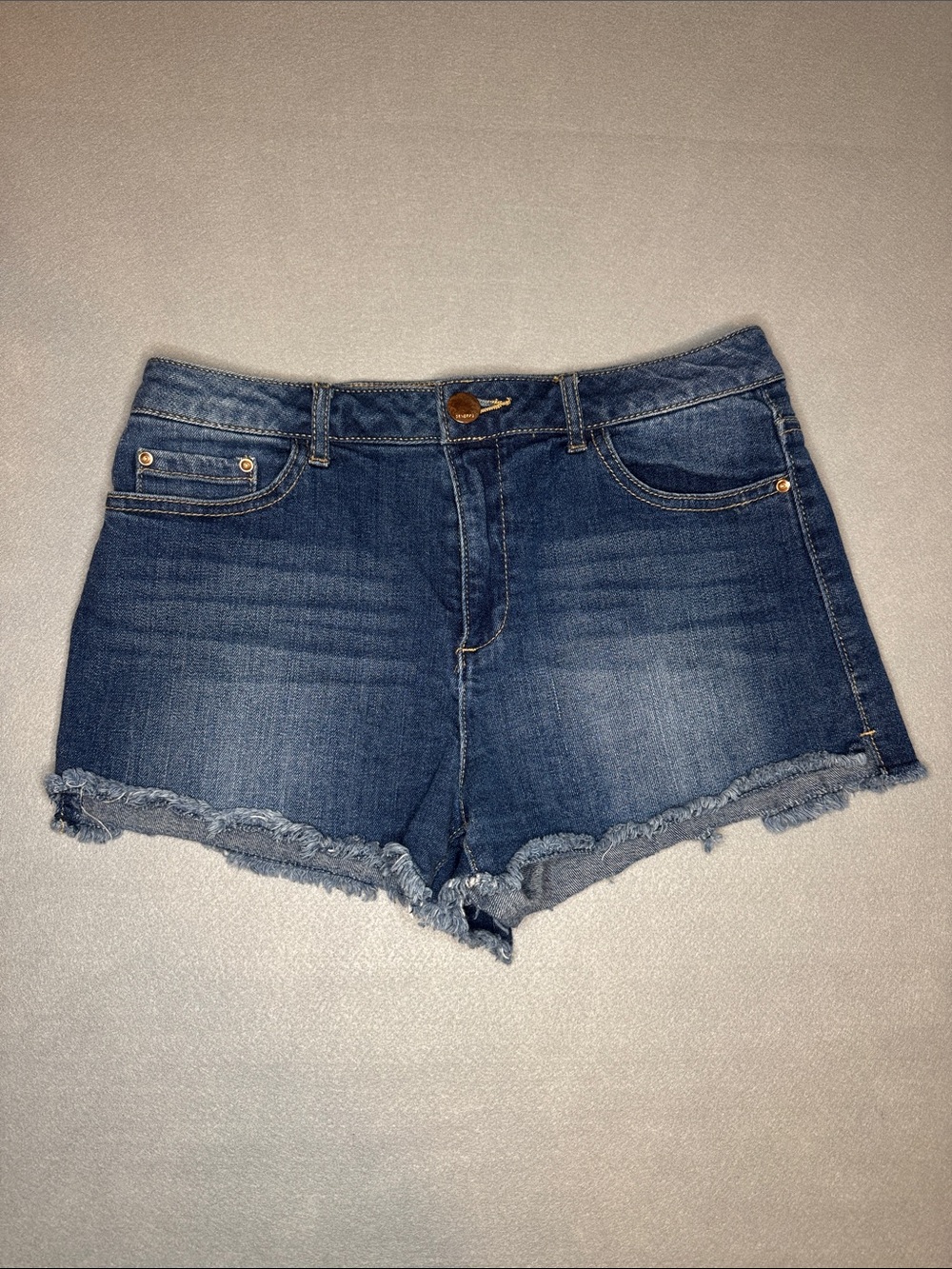 GENERRA Frayed Raw Hem Indigo Jean Denim Shorts Size 9 EUC